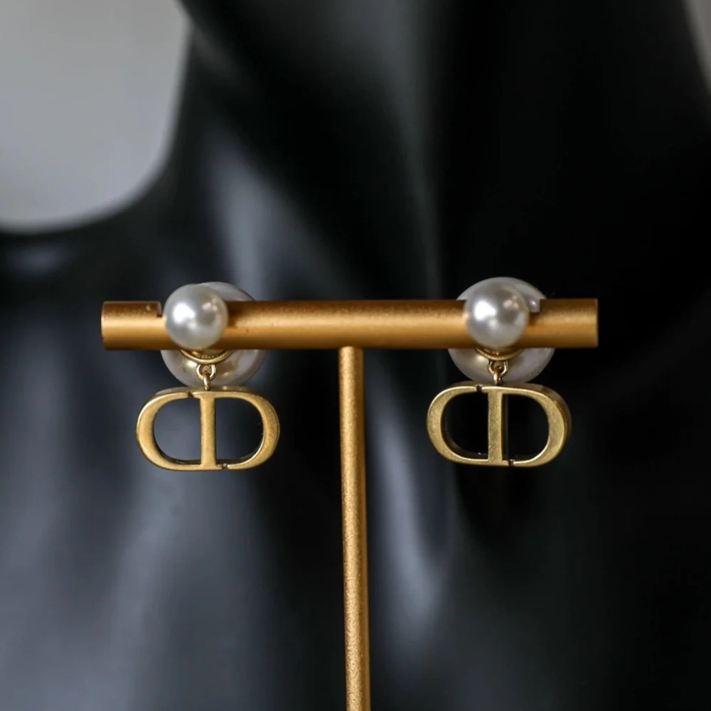 Ahava Jewels CD pearl earrings